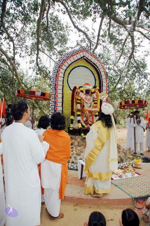 20050101 Jayanthi 2005 ashram (306) CMP WM 11.jpg