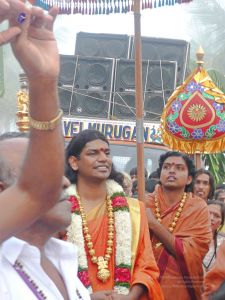 20080101 more-procession-temple 070308.jpg