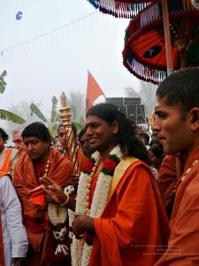 20080101 more-procession-temple 070329.jpg