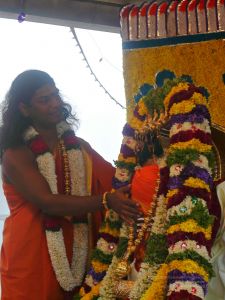 20080101 more-procession-temple 070408.jpg