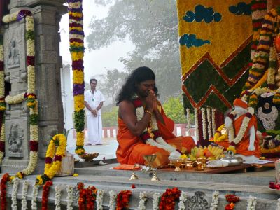 20080101 more-procession-temple 070483.jpg