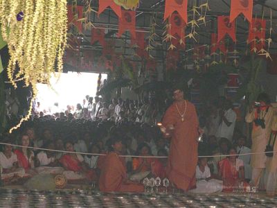 20080101 more-procession-temple 070513.jpg