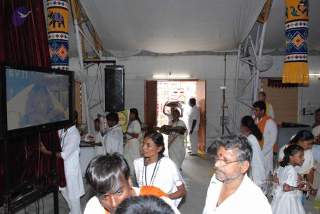 20080717 more darshan 0199 CMP WM.jpg