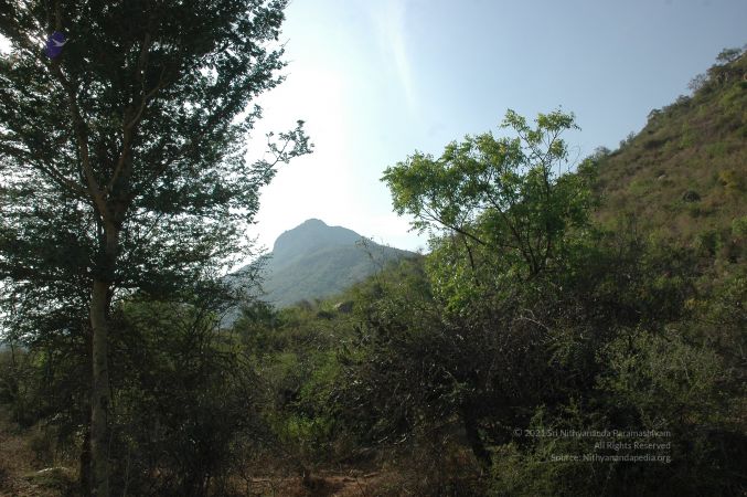 19780101 Inner Girivala Tiruvannamalai 10May2007 111-110.jpg