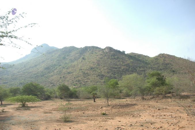 19780101 Inner Girivala Tiruvannamalai 10May2007 215-214.jpg