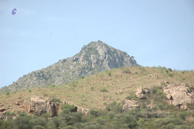 19780101 Inner Girivala Tiruvannamalai 10May2007 465-464.jpg