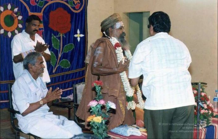 20010414 Photo 33 1RSEBH47N6GEyV3-IGCvSDlpovfPlUpCz.jpg