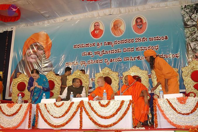 20050101 Photo 1058 1CO2k8CJHd7Mlxn82QR-BKo92zn-JWsb6.JPG