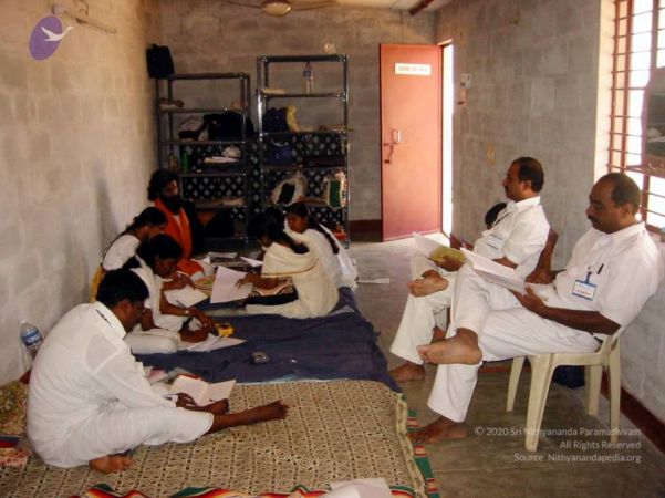 2005 Acharyatraining Feb05 ashram (25) CMP WM01.jpg