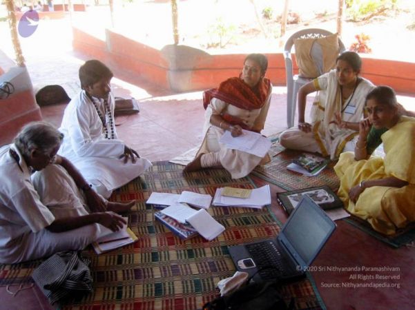 2005 Acharyatraining Feb05 ashram (5) CMP WM01.jpg