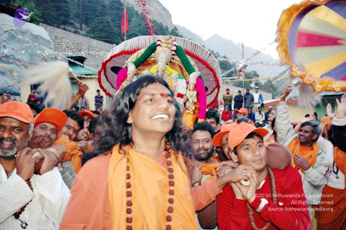 20060526 Photo 50 1mq2pIKATWphiuICm70NzVt PK7VNsqiD.jpg