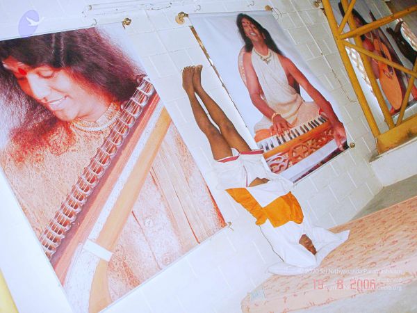 20060819 Photo 38 1JmDd6aytYk HFB8RK0yxdBh5xocbMiaC.jpg