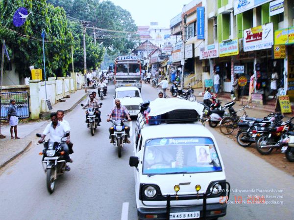 20061026th-27th Kodikannyatra Photo 113 1P26hA25xjyNqVQsznfOVI6HfM1H2ho8N.jpg