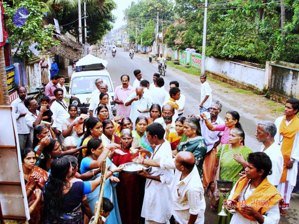 20061026th-27th Kodikannyatra Photo 115 1vWhRGHxr9BIpt oSfxXbshZtIhrLF3wR.jpg