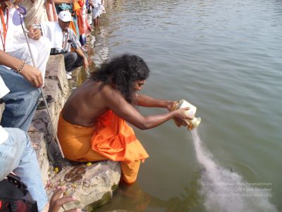 2006 Varanasi Yatra 323 CMP WM.jpg