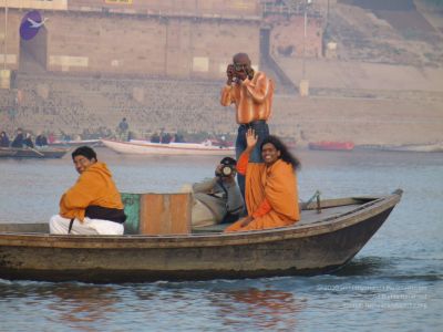 2006 Varanasi Yatra 545 CMP WM.jpg