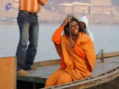 2006 Varanasi Yatra 563 CMP WM.jpg