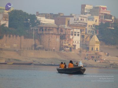 2006 Varanasi Yatra 574 CMP WM.jpg