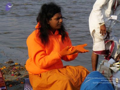 2006 Varanasi Yatra 902 CMP WM.jpg