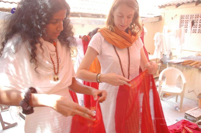 20070509 NUCourses Traditional Udal Kattumurthi 6512.jpg