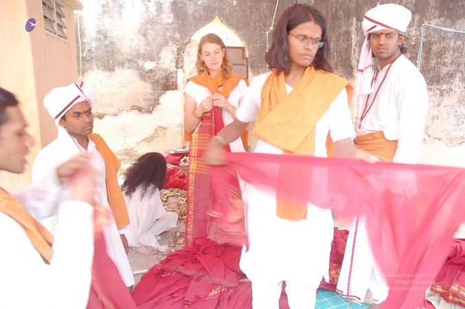 20070509 NUCourses Traditional Udal Kattumurthi 6527.jpg