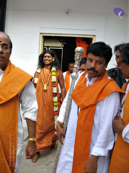 File:20071223 blessingashramites 1621 CMP WM.jpg