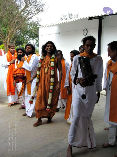 File:20071223 blessingashramites 1622 CMP WM.jpg