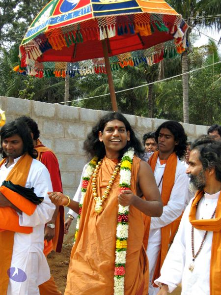 File:20071223 blessingashramites 1672 CMP WM.jpg