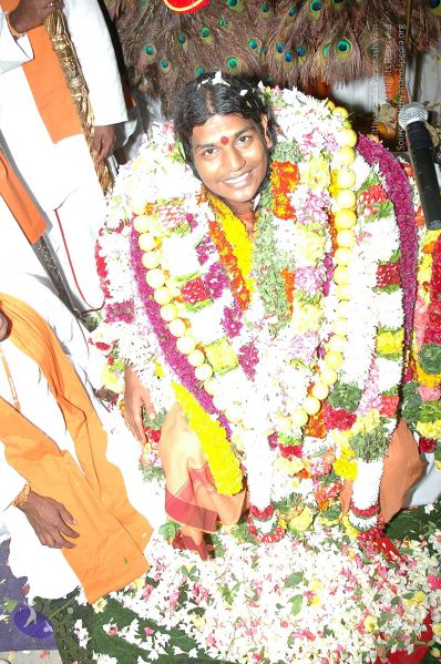 File:20071223 darshan 7801 CMP WM.jpg