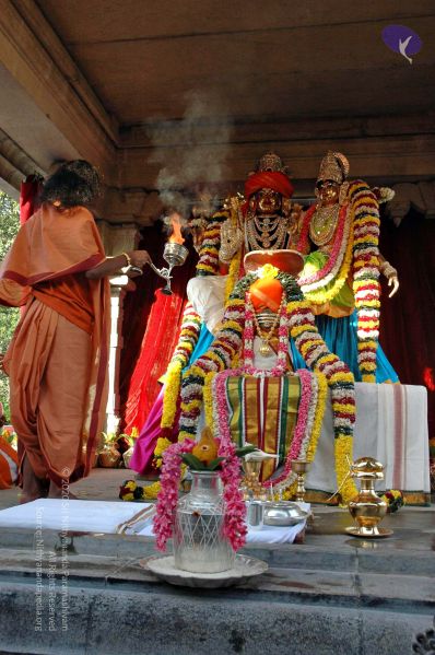 File:20071223 flaghoist 7524 CMP WM.jpg