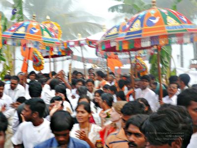 20080101 more-procession-temple 070299.jpg