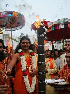 20080101 more-procession-temple 070325.jpg