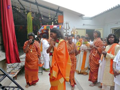 20080101 more-procession-temple 070344.jpg