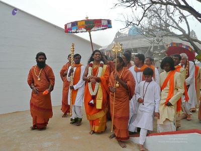20080101 more-procession-temple 070354.jpg