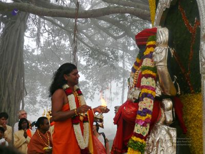20080101 more-procession-temple 070385.jpg
