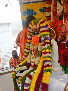 20080101 more-procession-temple 070420.jpg