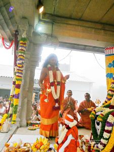 20080101 more-procession-temple 070426.jpg