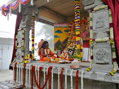 20080101 more-procession-temple 070481.jpg