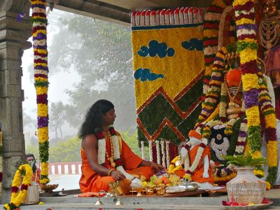 20080101 more-procession-temple 070610.jpg