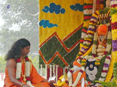 20080101 more-procession-temple 070612.jpg