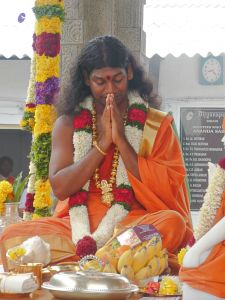 20080101 more-procession-temple 070617.jpg