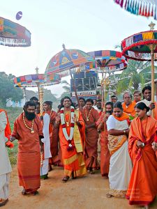 20080101 more procession 070005.jpg