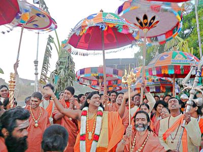 20080101 more procession 070014.jpg