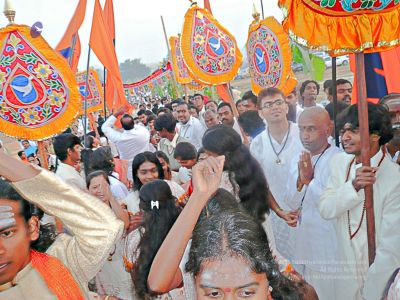 20080101 more procession 070023.jpg