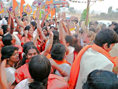20080101 more procession 070051.jpg