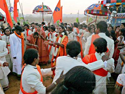 20080101 more procession 070067.jpg