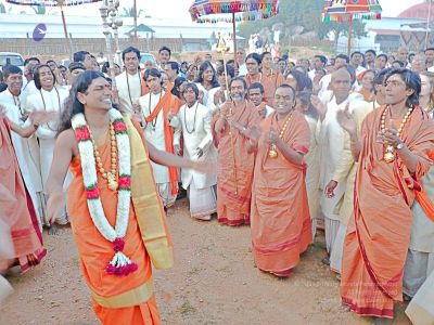 20080101 more procession 070078.jpg