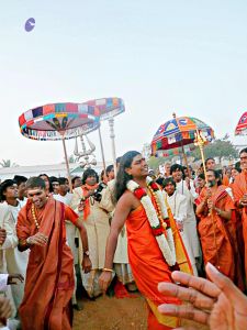 20080101 more procession 070082.jpg