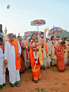 20080101 more procession 070104.jpg