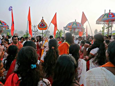 20080101 more procession 070136.jpg